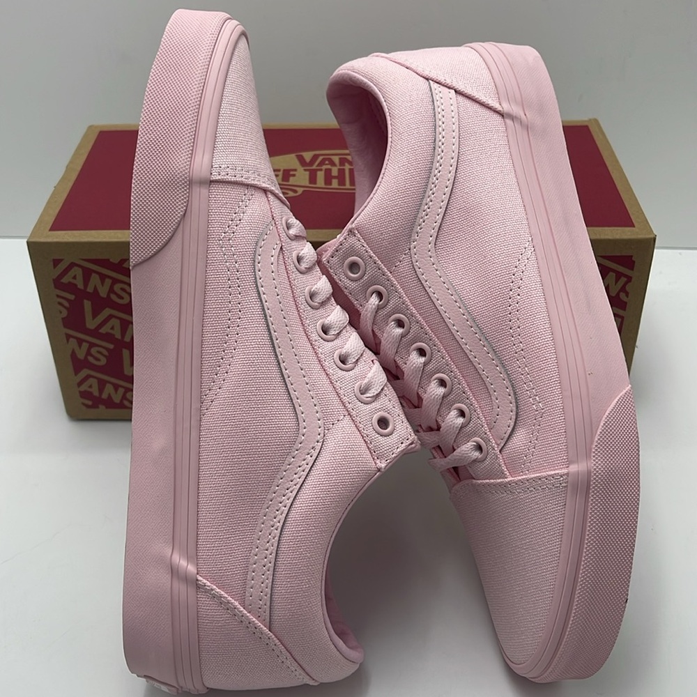 Vans Men's Pink Sneakers Classic Design Old Skool
Pastel Mono Pink
VN000CT8PNK - Picture 11 of 16